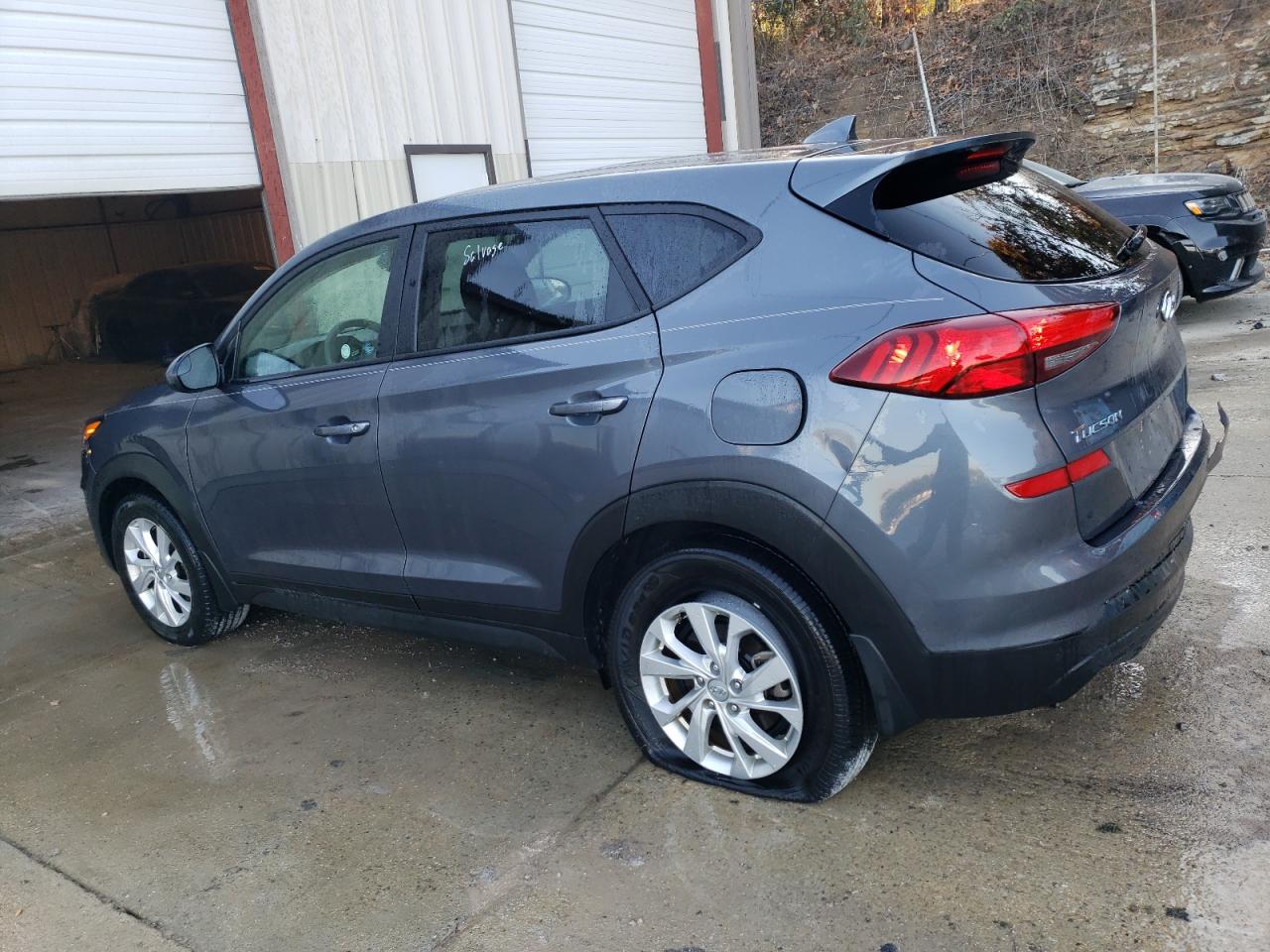 Image 2 of 2021 HYUNDAI TUCSON SE 2021 with VIN KM8J23A40MU382719