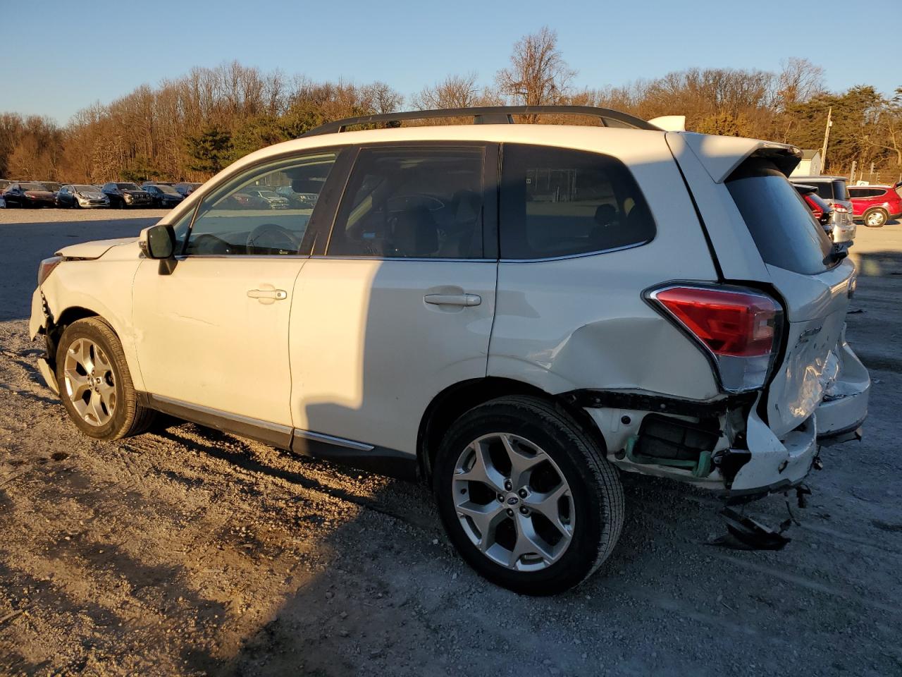 Obraz 2 z 2017 SUBARU FORESTER 2.5I TOURING 2017 z VIN JF2SJAWC2HH591525