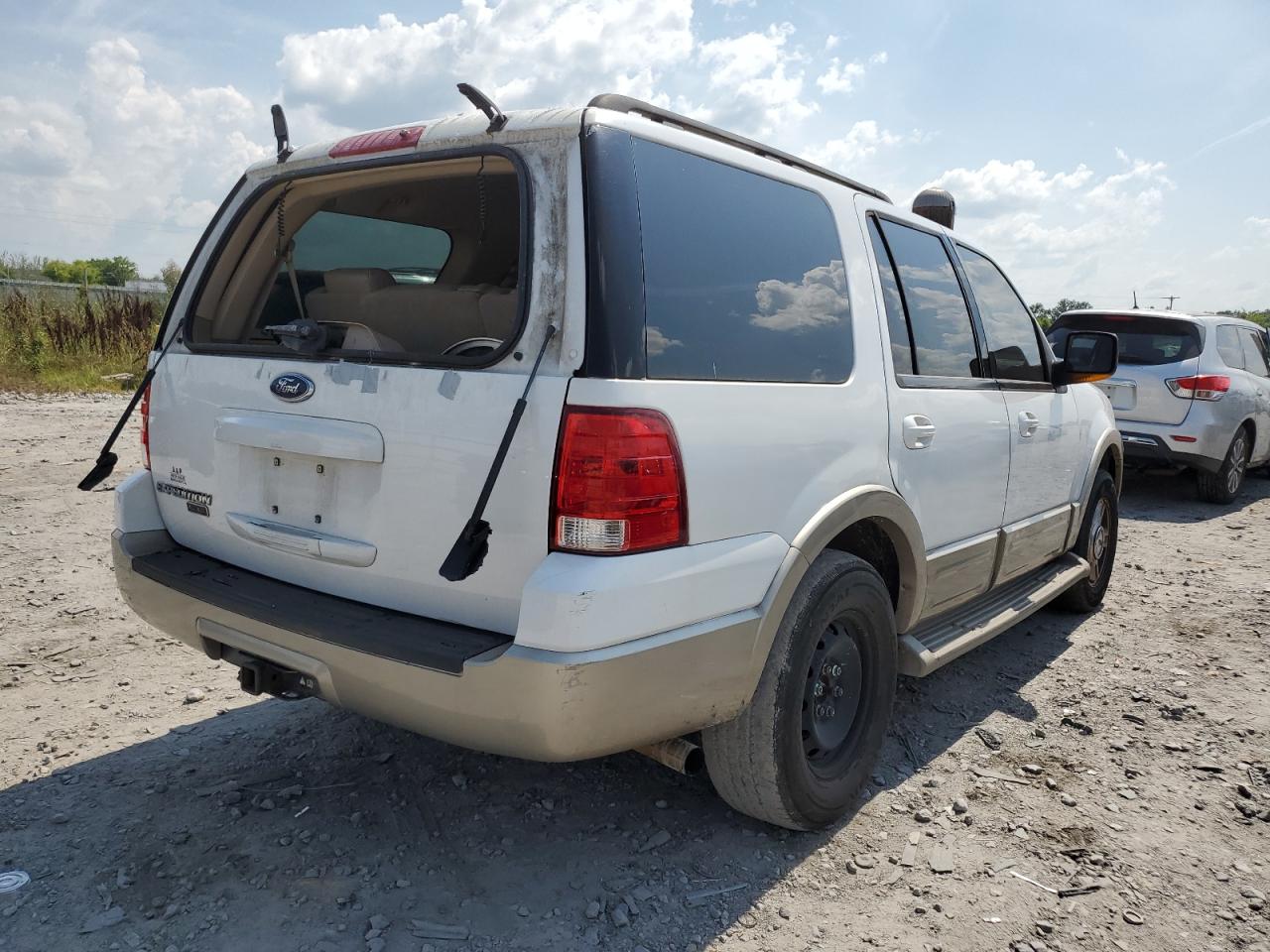 Изображение 3 2005 FORD EXPEDITION EDDIE BAUER 2005 с VIN 1FMPU17515LA02111