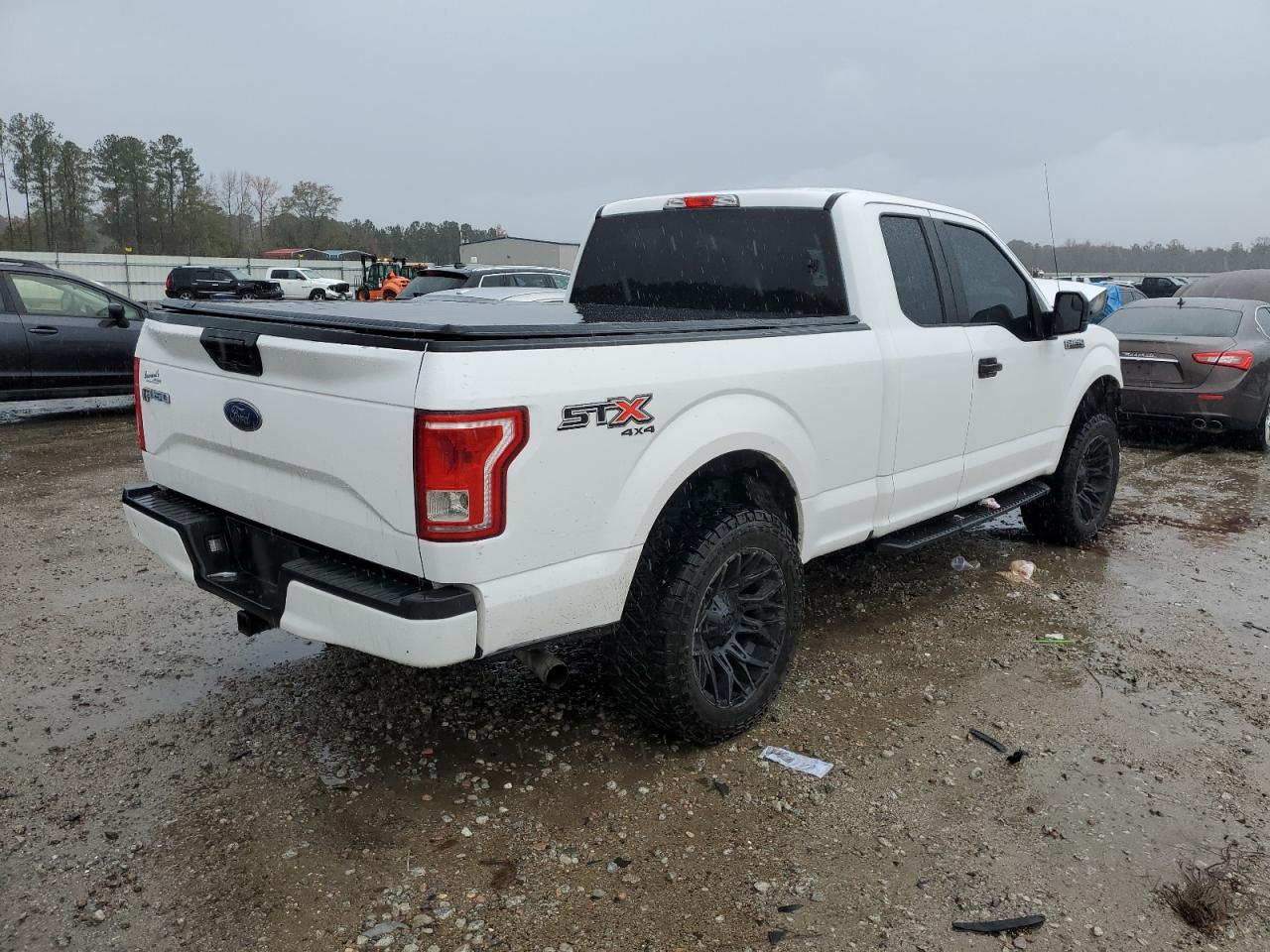 Image 3 of 2017 FORD F150 SUPER CAB 2017 with VIN 1FTFX1EF9HKE47421