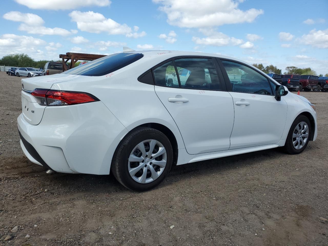 Obraz 3 z 2021 TOYOTA COROLLA LE 2021 z VIN 5YFEPMAE6MP210021