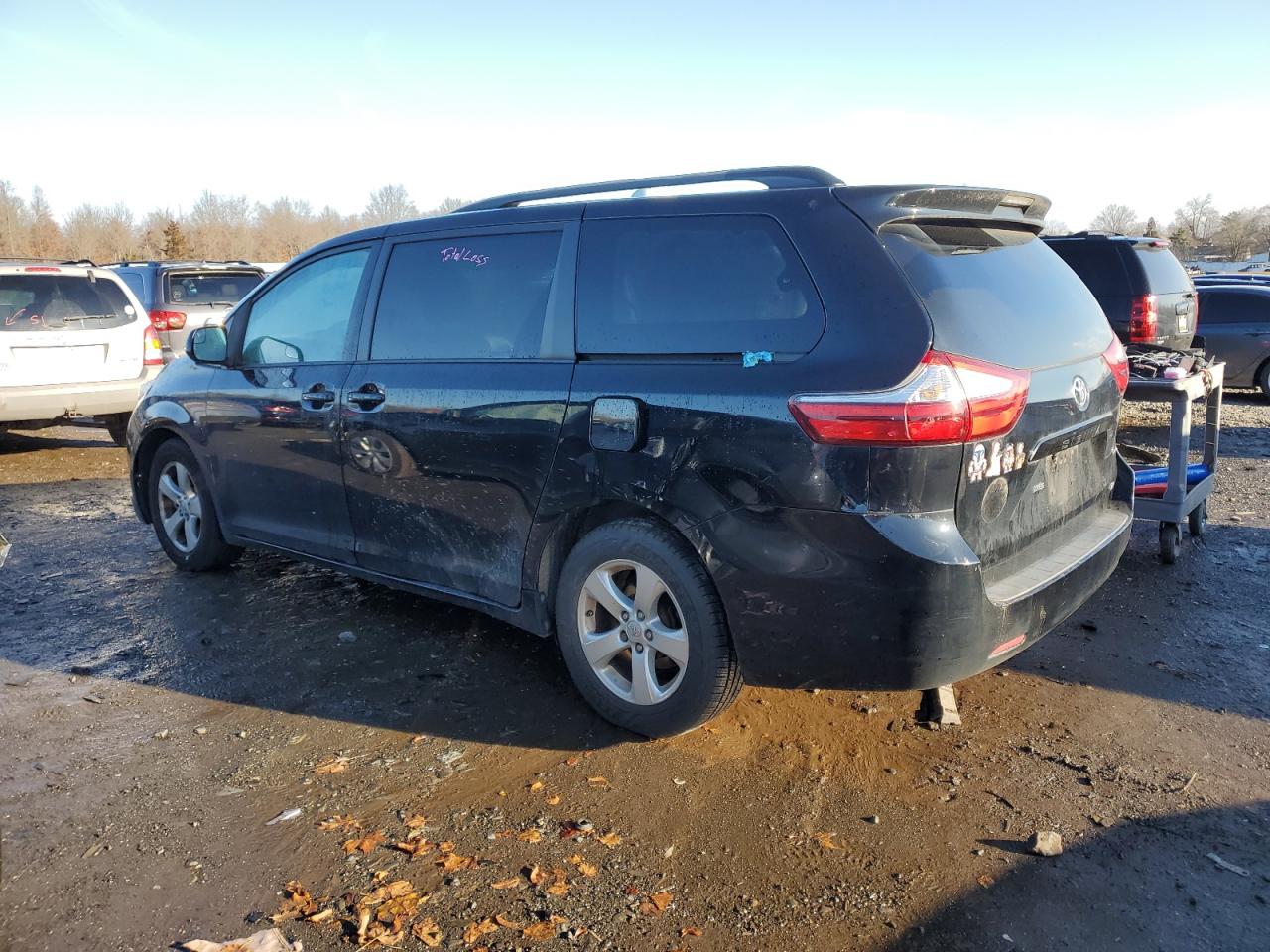 Image 2 of 2016 TOYOTA SIENNA LE 2016 with VIN 5TDKK3DC7GS763763