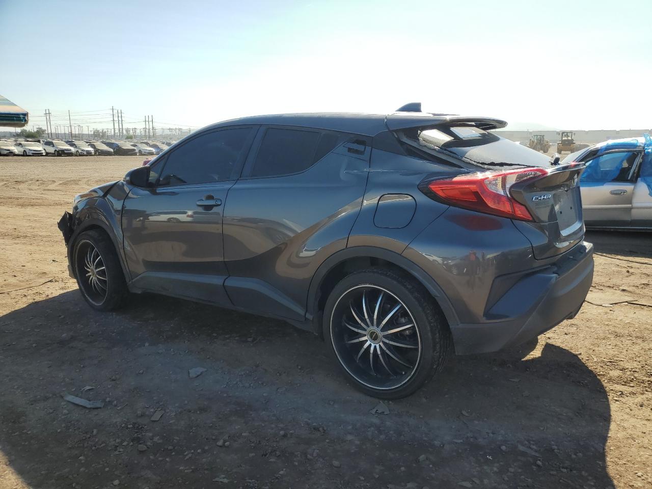 Image 2 of 2019 TOYOTA C-HR XLE 2019 with VIN JTNKHMBX9K1039908