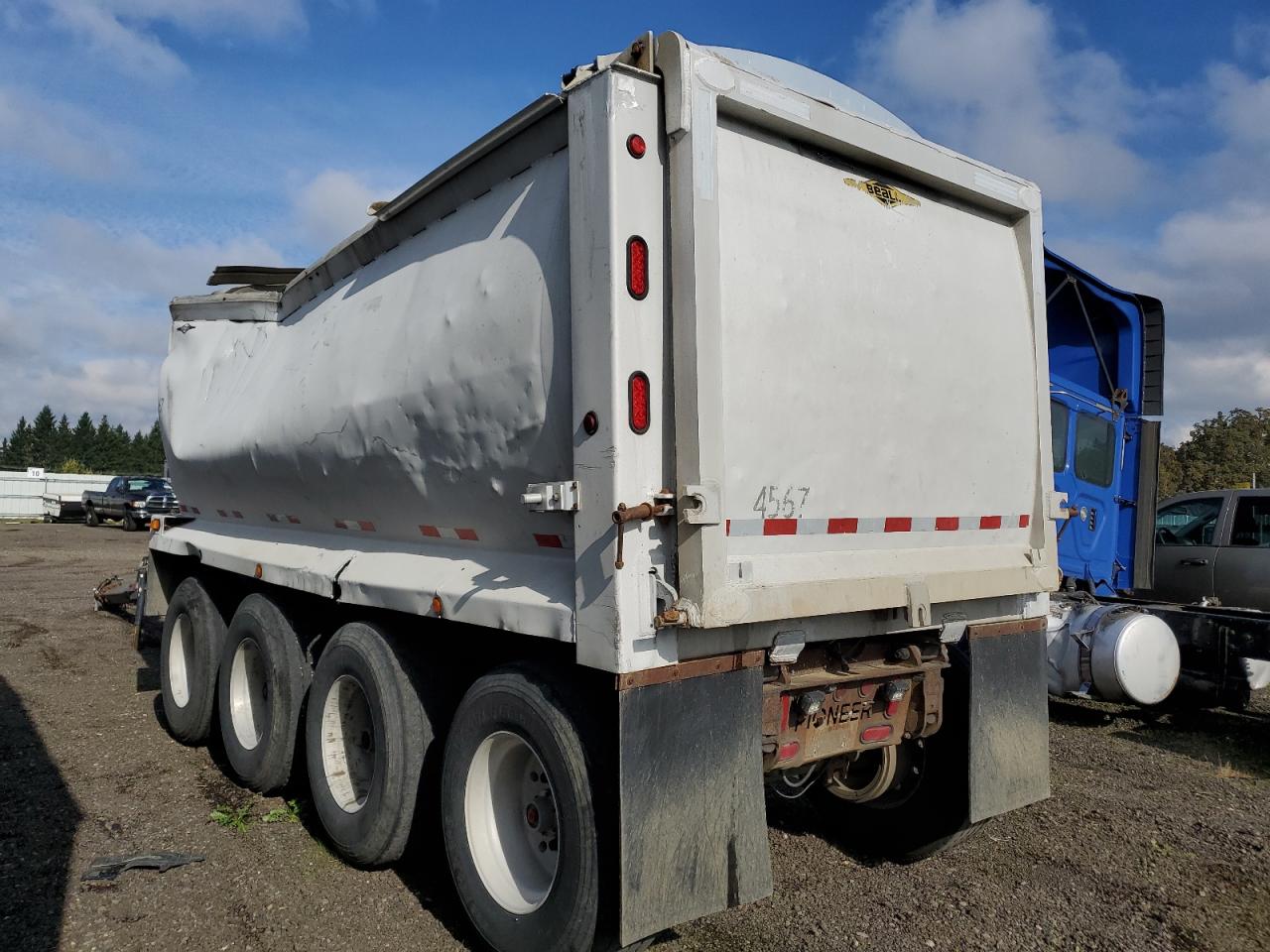 Изображение 3 2002 DUMP AXEL 2002 с VIN 1BN1P17422X001040