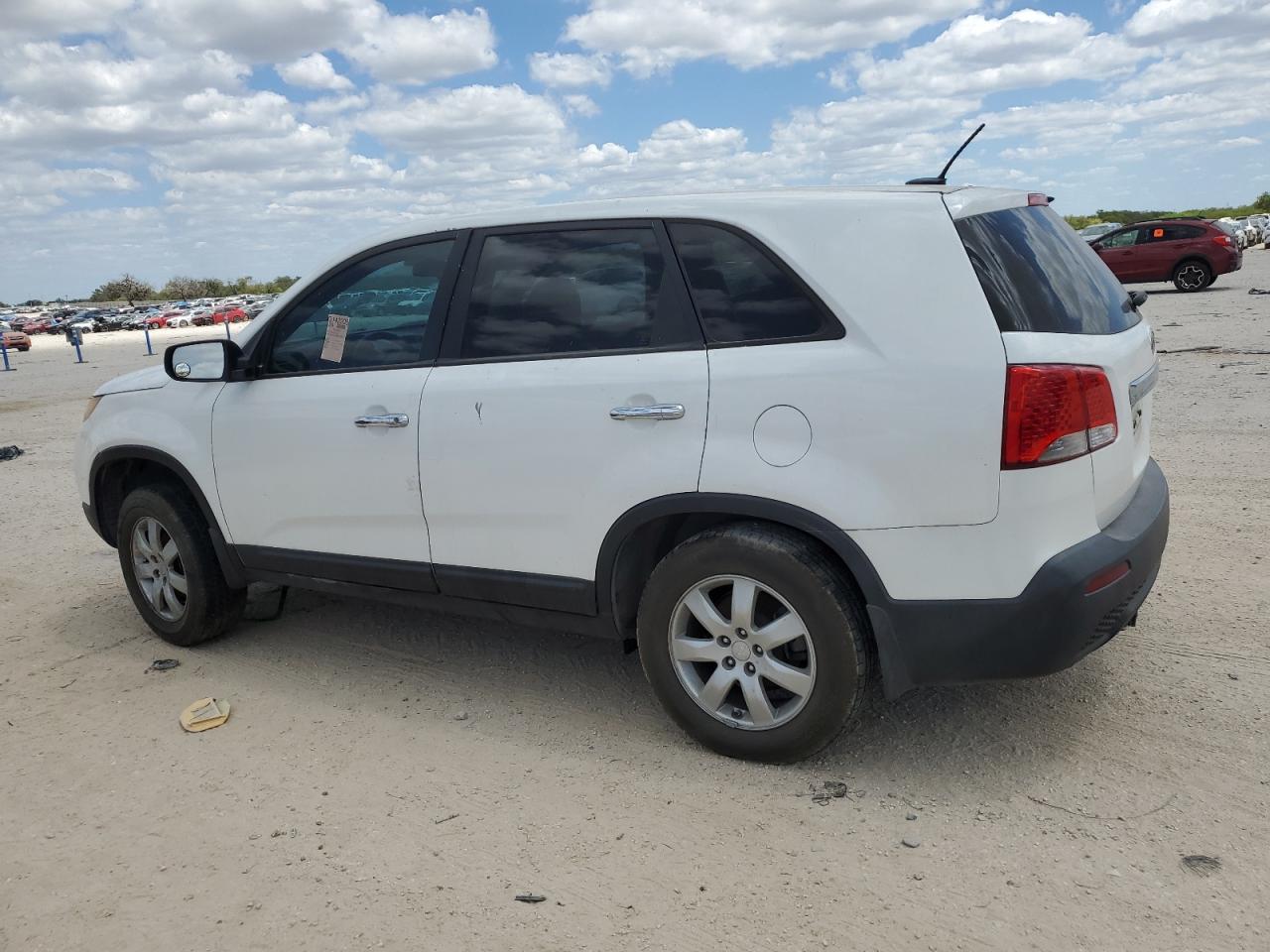 Obraz 2 z 2011 KIA SORENTO BASE 2011 z VIN 5XYKT3A18BG009972