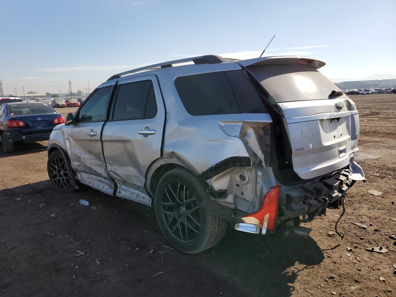 Image 2 of 2015 FORD EXPLORER XLT 2015 with VIN 1FM5K7D84FGB19383