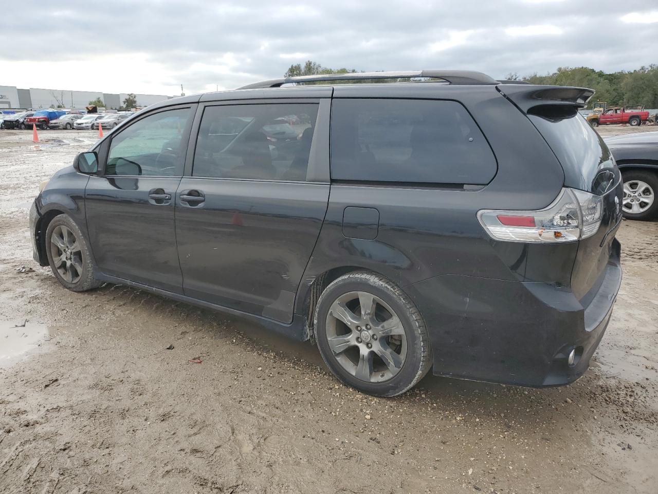 Изображение 2 2011 TOYOTA SIENNA SPORT 2011 с VIN 5TDXK3DC2BS152019