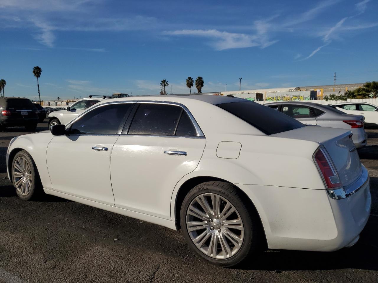 Изображение 2 2013 CHRYSLER 300C  2013 с VIN 2C3CCAET3DH708021