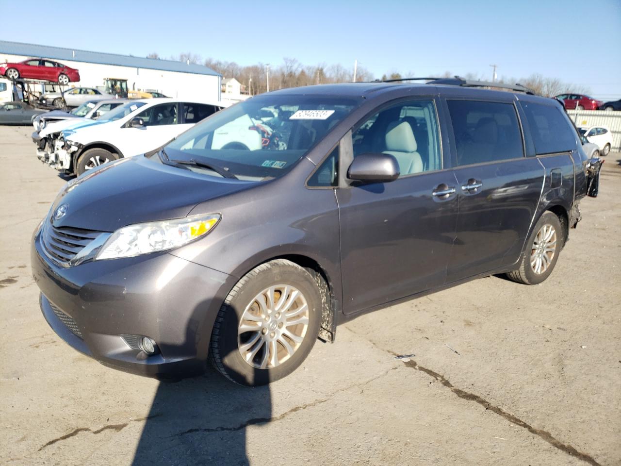 Obraz 1 z 2015 TOYOTA SIENNA XLE 2015 z VIN 5TDYK3DC2FS597936
