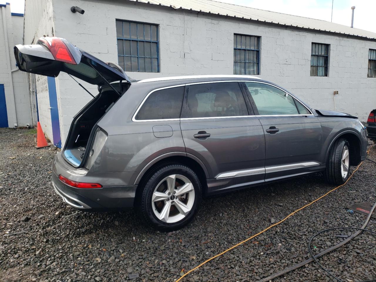 Image 3 of 2021 AUDI Q7 PREMIUM 2021 with VIN WA1AJAF78MD019626