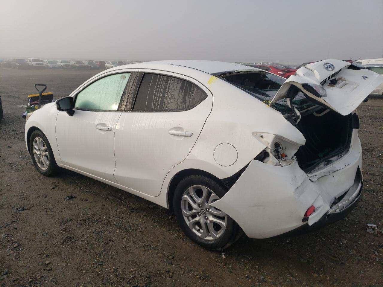 Obraz 2 z 2016 TOYOTA SCION IA  2016 z VIN 3MYDLBZV7GY104313
