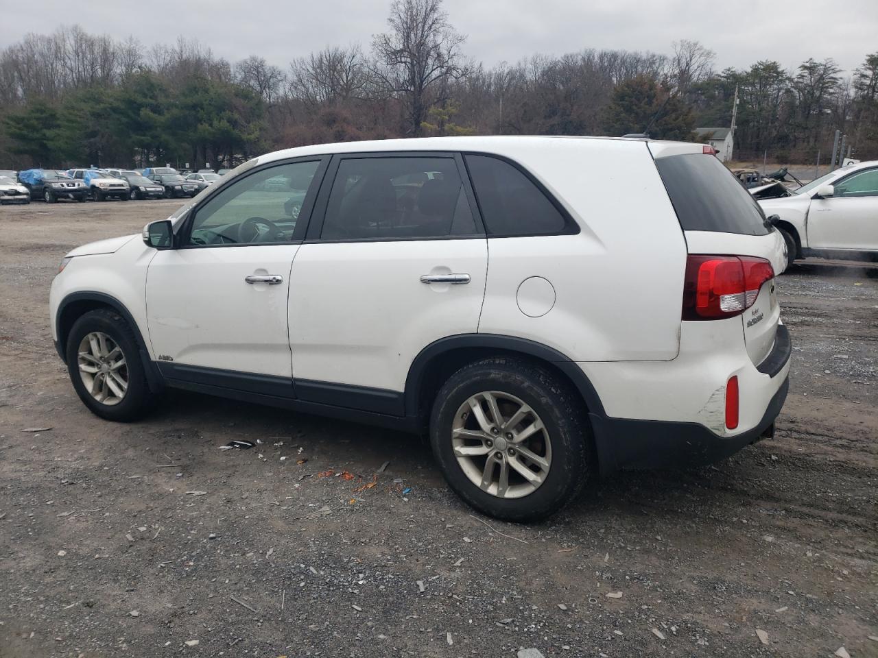 Image 2 of 2014 KIA SORENTO LX 2014 with VIN 5XYKTCA67EG519729