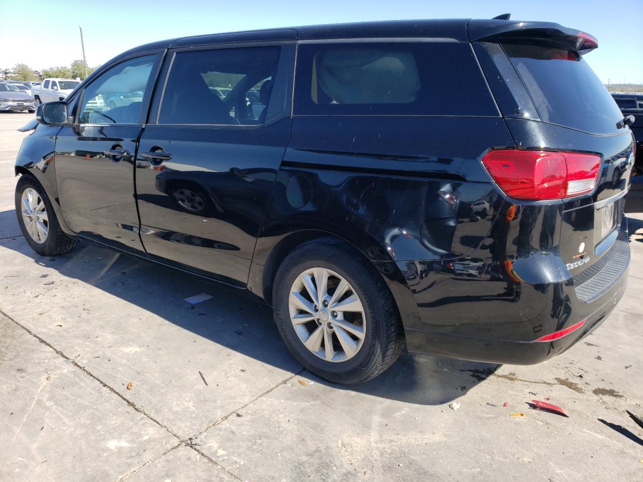 Изображение 2 2017 KIA SEDONA LX 2017 с VIN KNDMB5C16H6241230