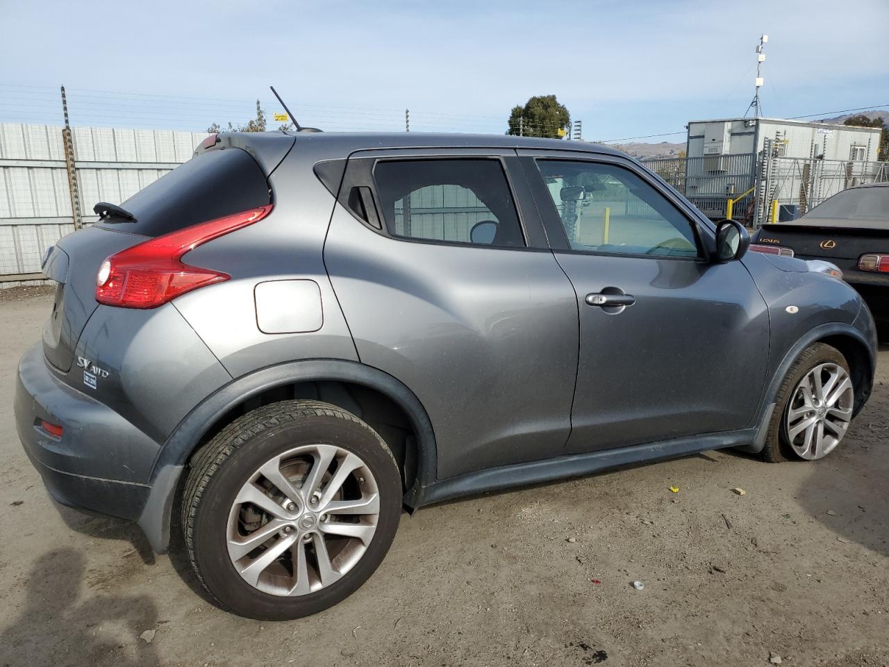Image 3 of 2011 NISSAN JUKE S 2011 with VIN JN8AF5MV1BT013058