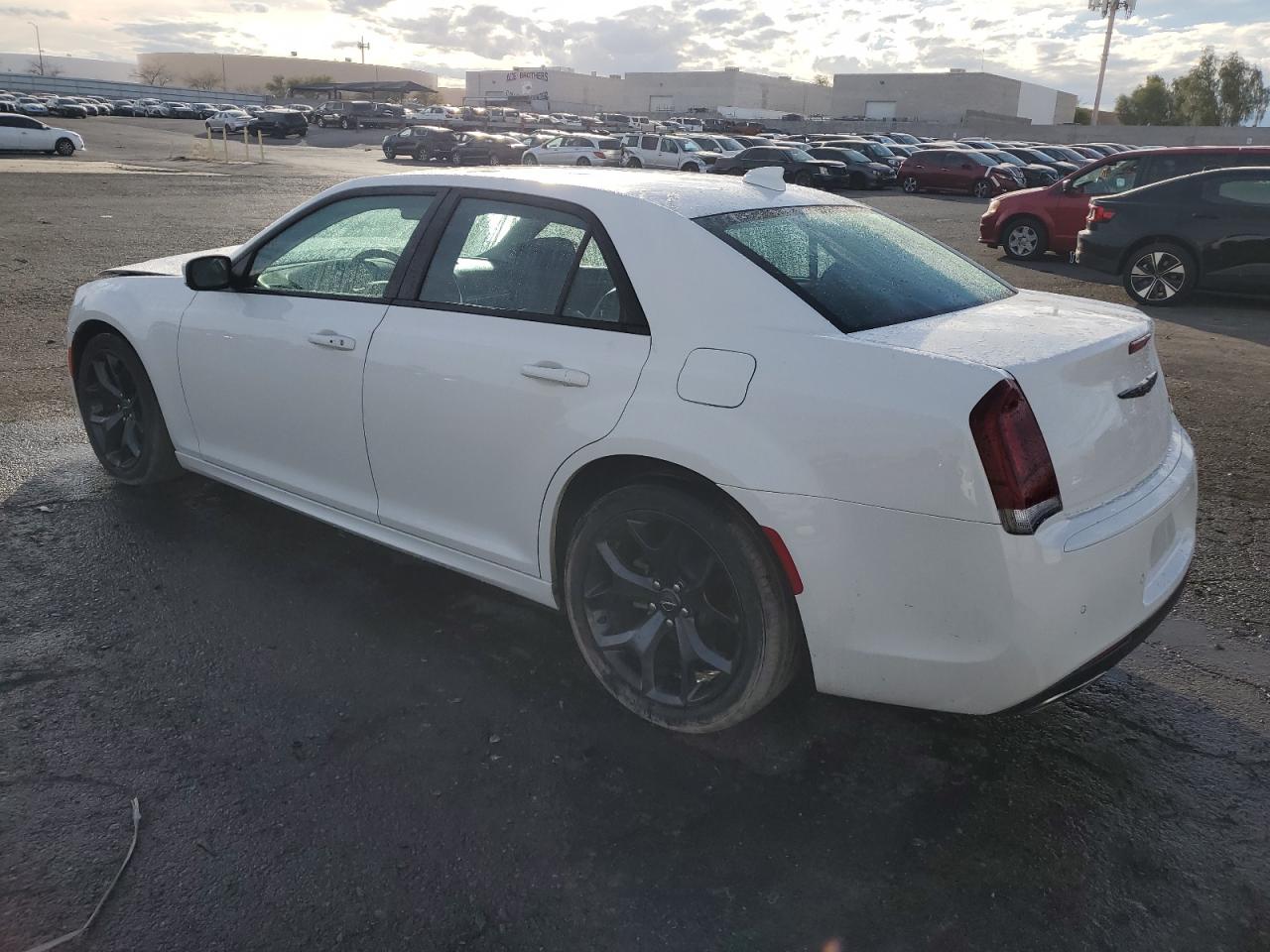 Изображение 2 2021 CHRYSLER 300 TOURING 2021 с VIN 2C3CCAAG5MH676097
