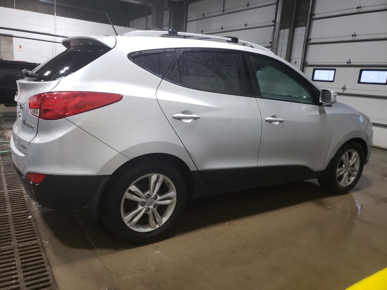 Image 3 of 2013 HYUNDAI TUCSON GLS 2013 with VIN KM8JUCAC9DU605275