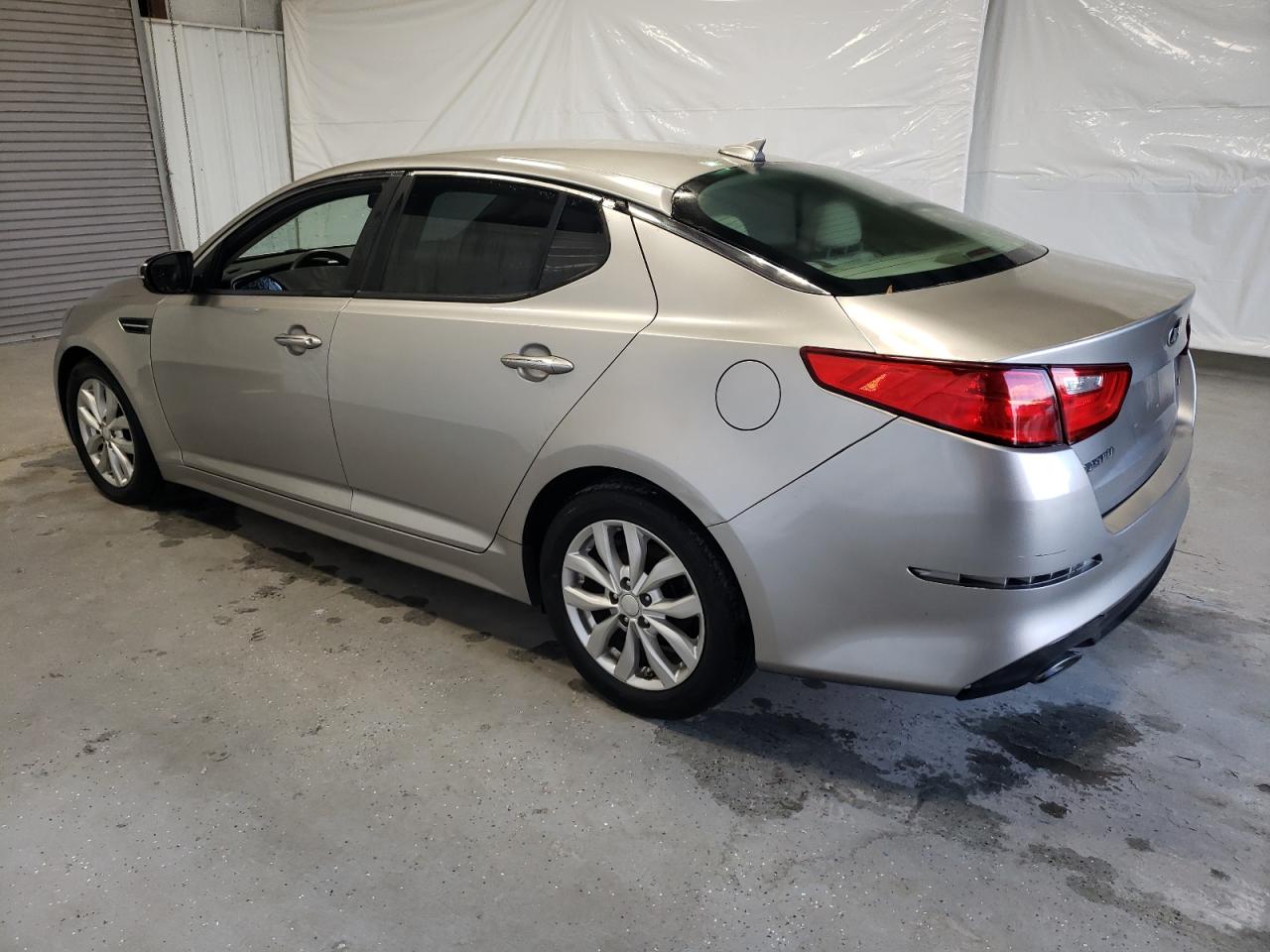 Изображение 2 Kia Optima Lx 2015 с VIN 5XXGM4A73FG458855