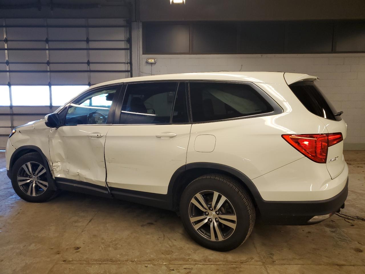 Obraz 2 z 2018 HONDA PILOT EXL 2018 z VIN 5FNYF6H61JB014313