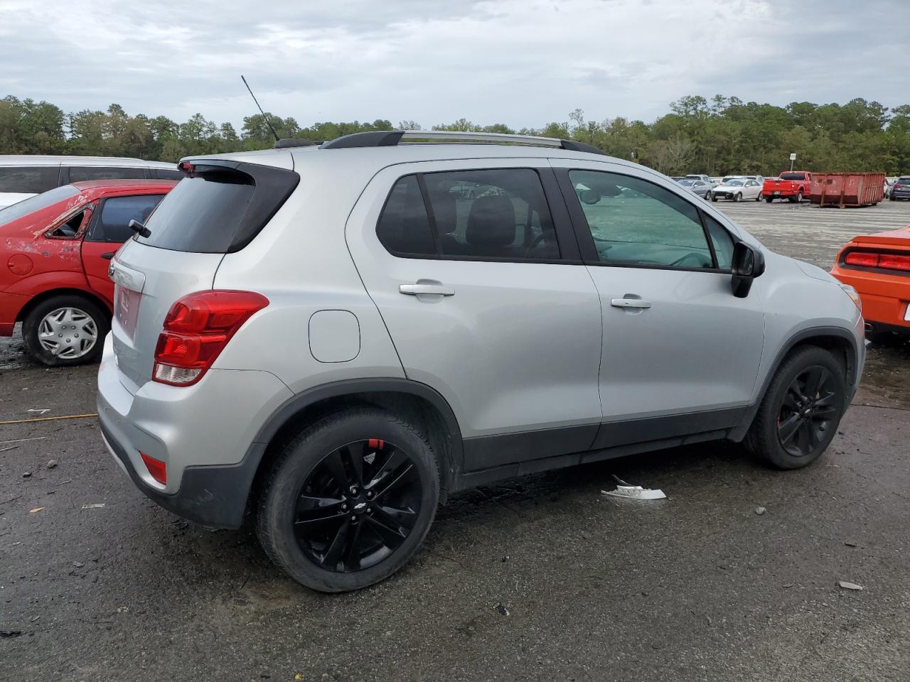 Image 3 of 2020 CHEVROLET TRAX 1LT 2020 with VIN 3GNCJLSBXLL194884