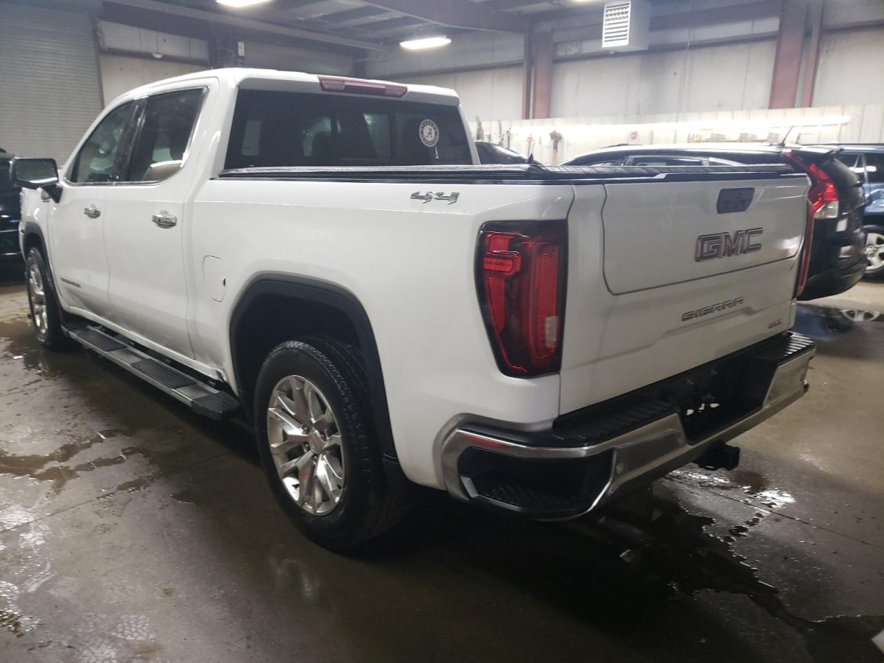 Obraz 2 z 2021 GMC SIERRA K1500 SLT 2021 z VIN 3GTU9DED8MG160767