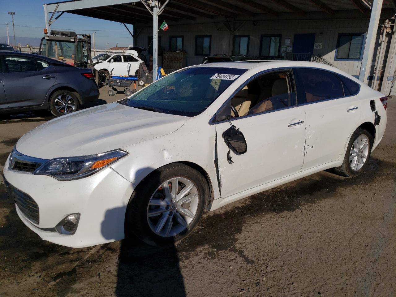 Image 1 of 2015 TOYOTA AVALON XLE 2015 with VIN 4T1BK1EB1FU191797