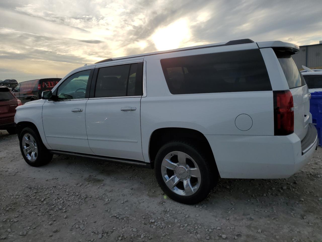Image 2 of 2016 CHEVROLET SUBURBAN C1500 LTZ 2016 with VIN 1GNSCJKC1GR178316