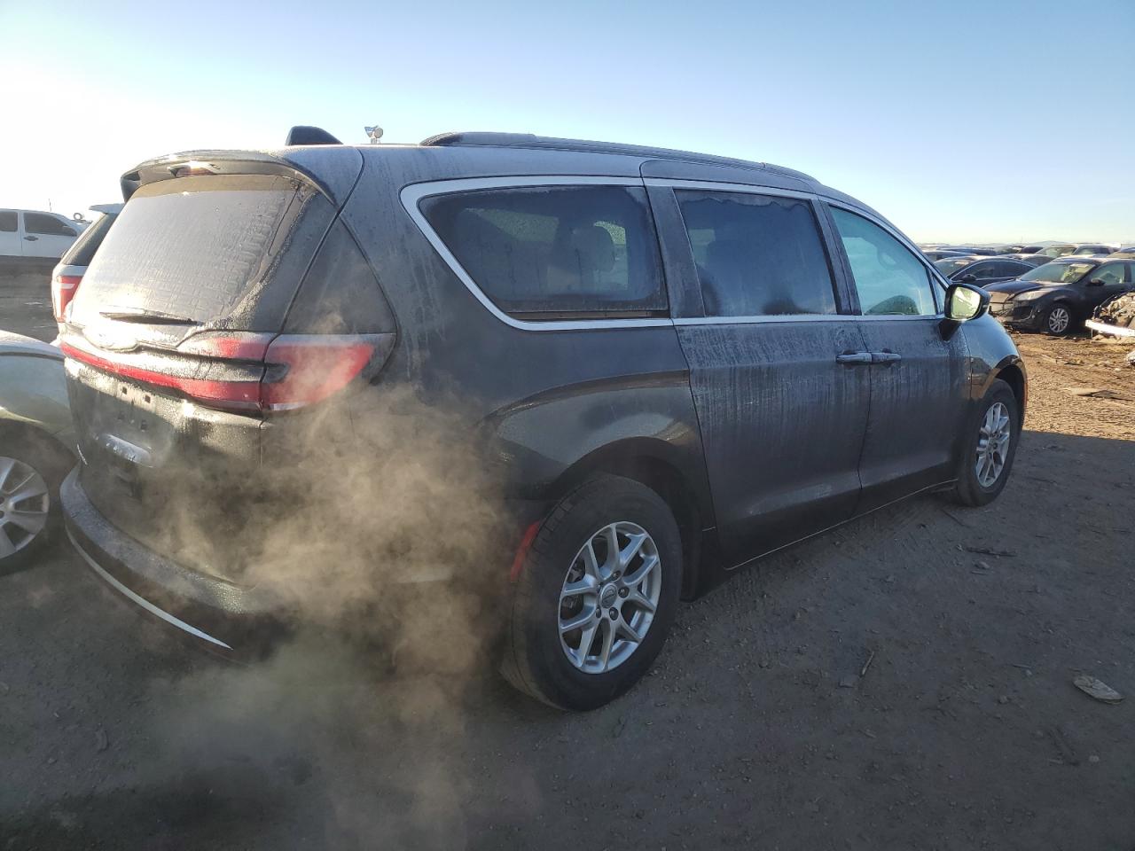 Image 3 of Chrysler Pacifica Touring L 2022 with VIN 2C4RC1BG8NR178203