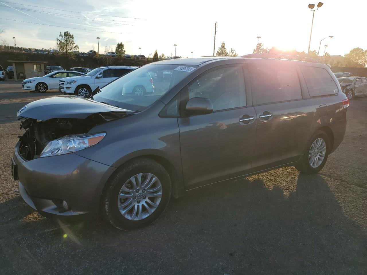 Obraz 1 z 2011 TOYOTA SIENNA XLE 2011 z VIN 5TDYK3DC8BS147184