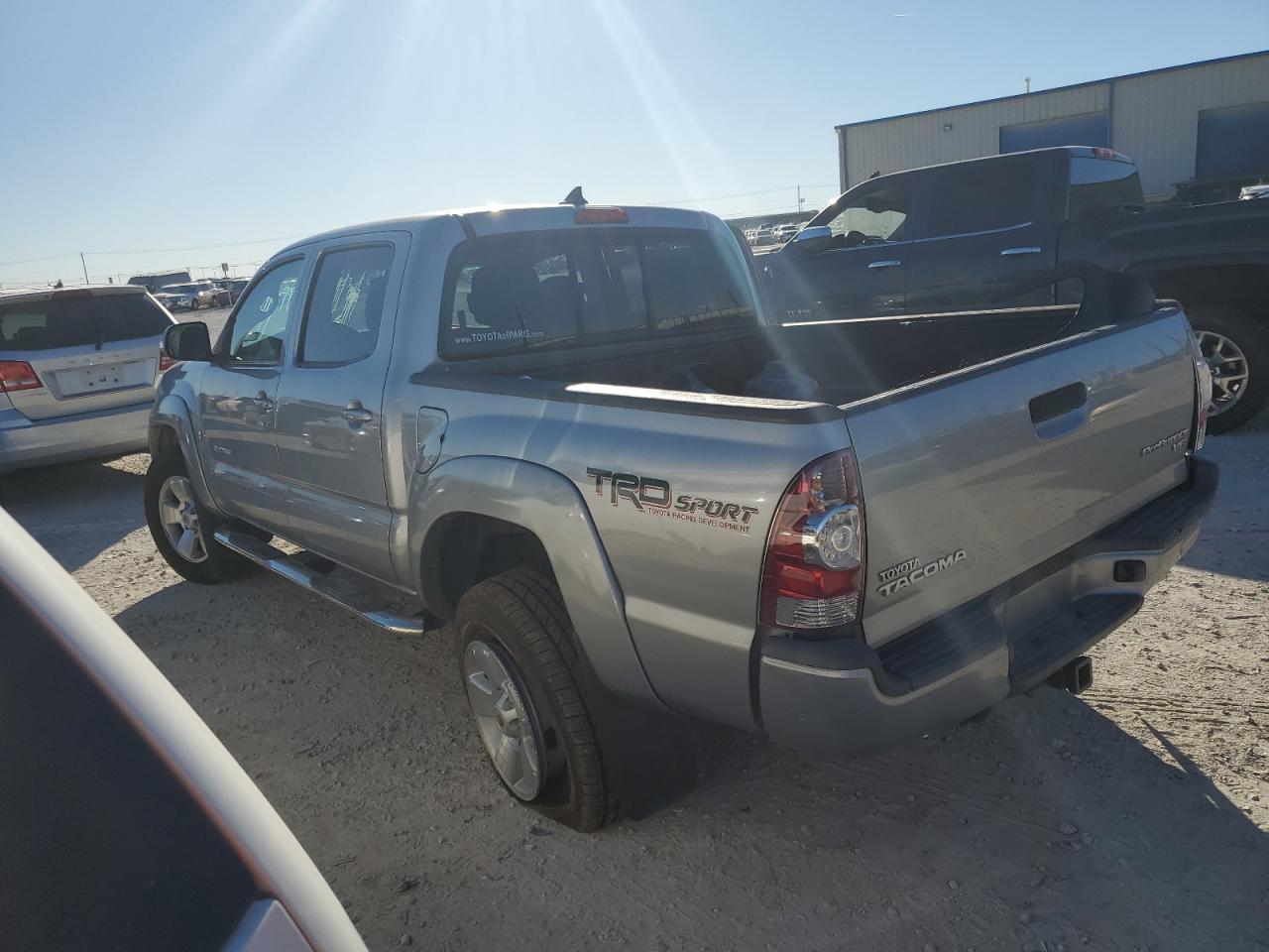 Obraz 2 z 2015 TOYOTA TACOMA DOUBLE CAB PRERUNNER 2015 z VIN 5TFJU4GN4FX079402