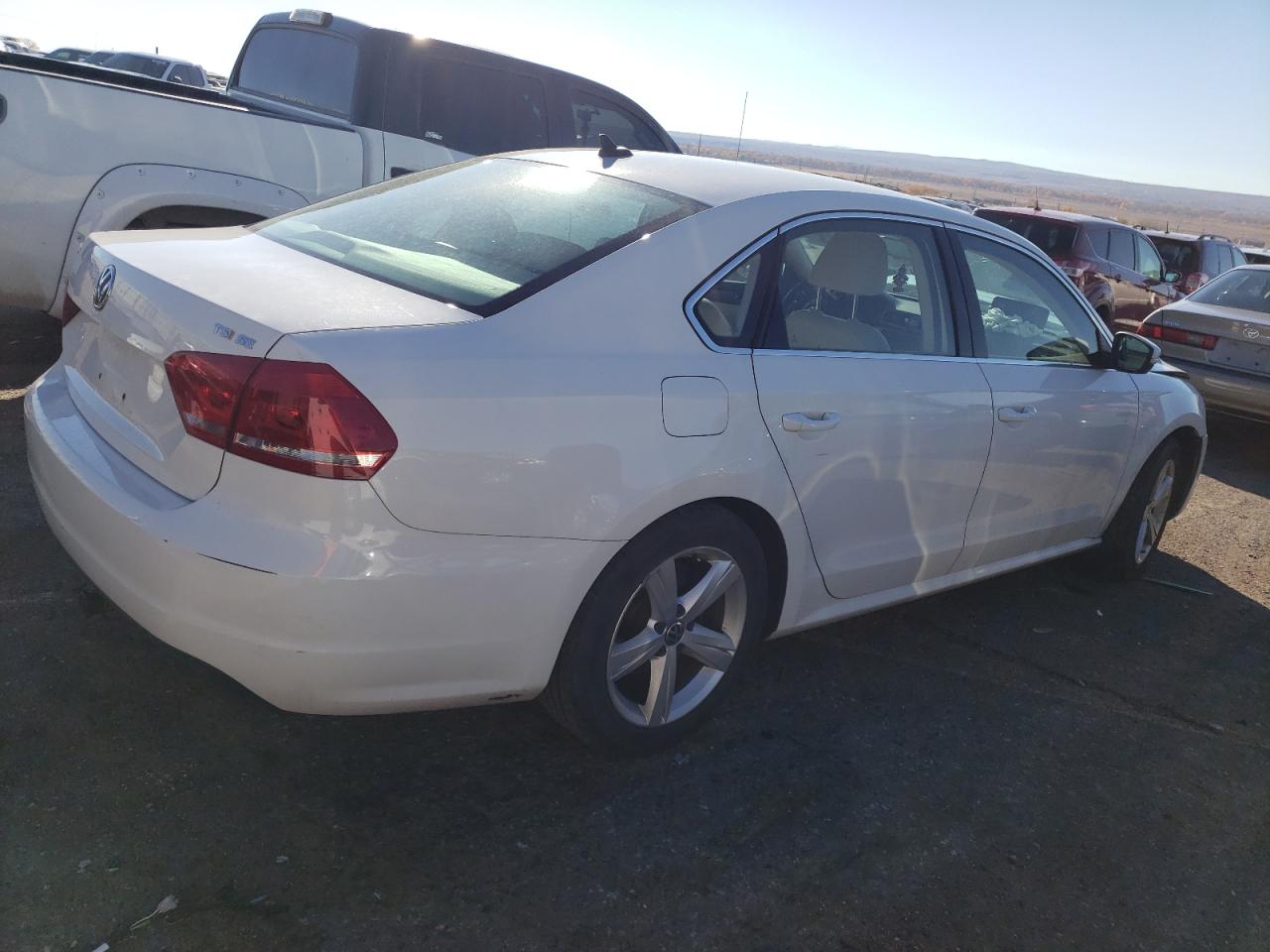Image 3 of 2014 VOLKSWAGEN PASSAT SE 2014 with VIN 1VWBS7A39EC053271