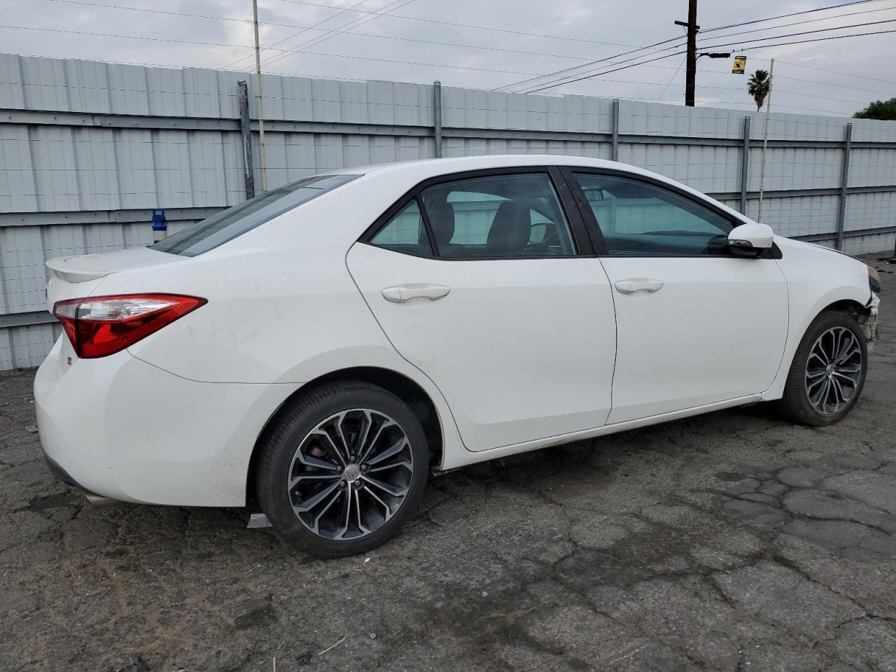 Image 3 of 2015 TOYOTA COROLLA L 2015 with VIN 5YFBURHE0FP224188
