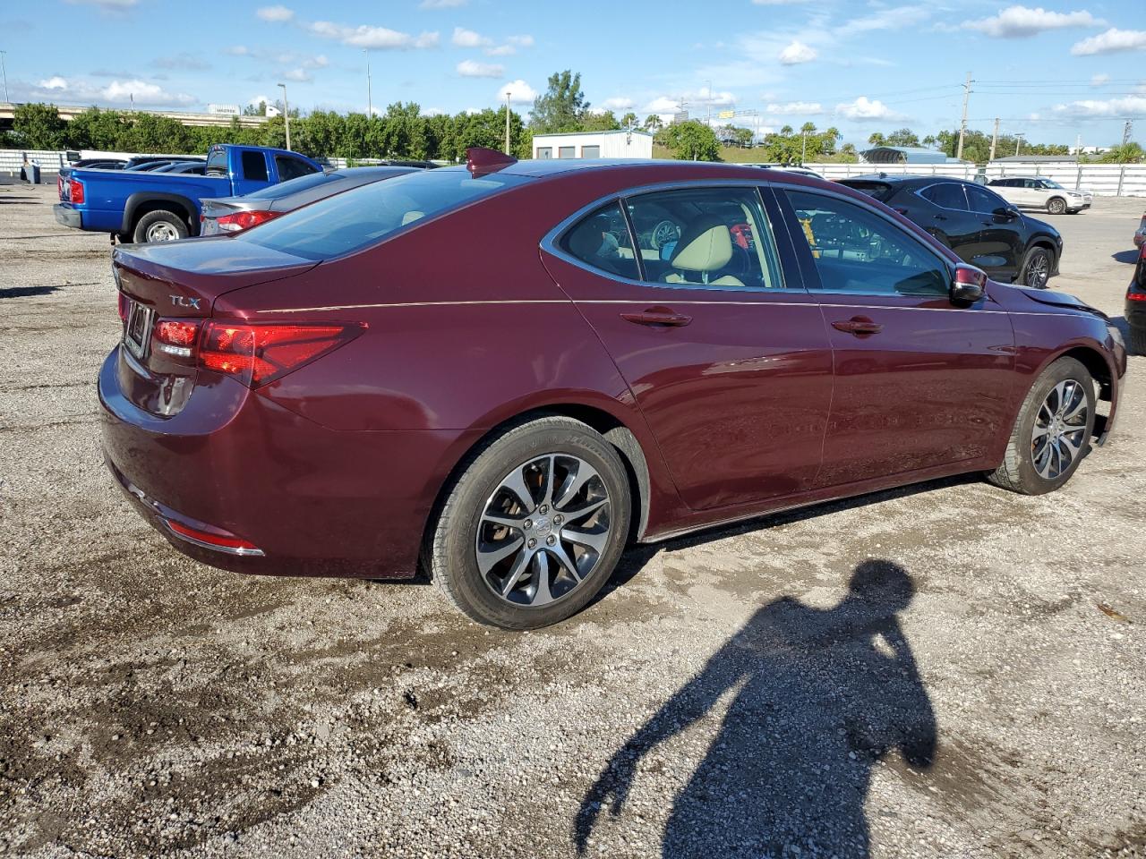 Изображение 3 2015 ACURA TLX TECH 2015 с VIN 19UUB1F58FA021879