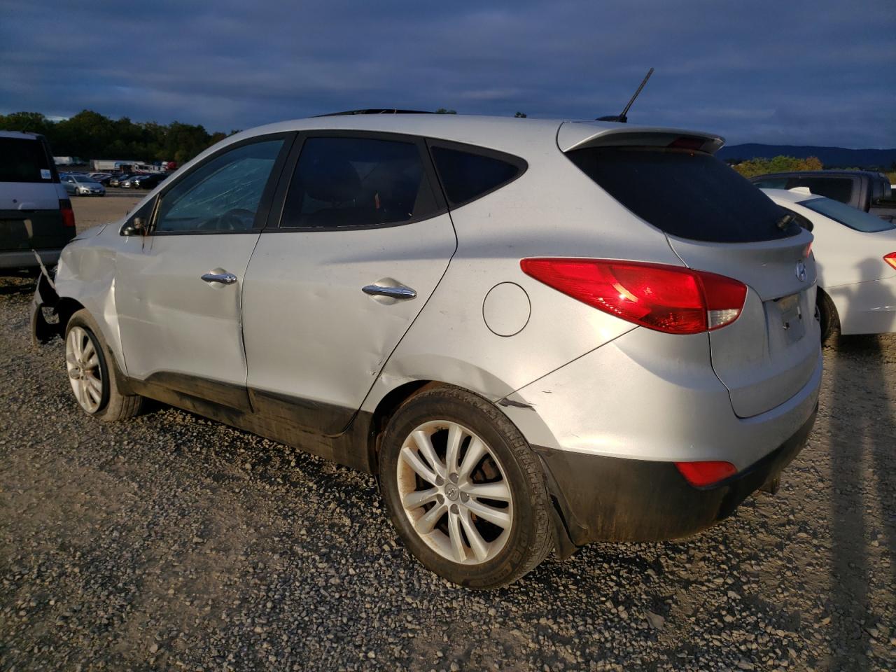 Image 2 of 2013 HYUNDAI TUCSON GLS 2013 with VIN KM8JU3AC9DU610332