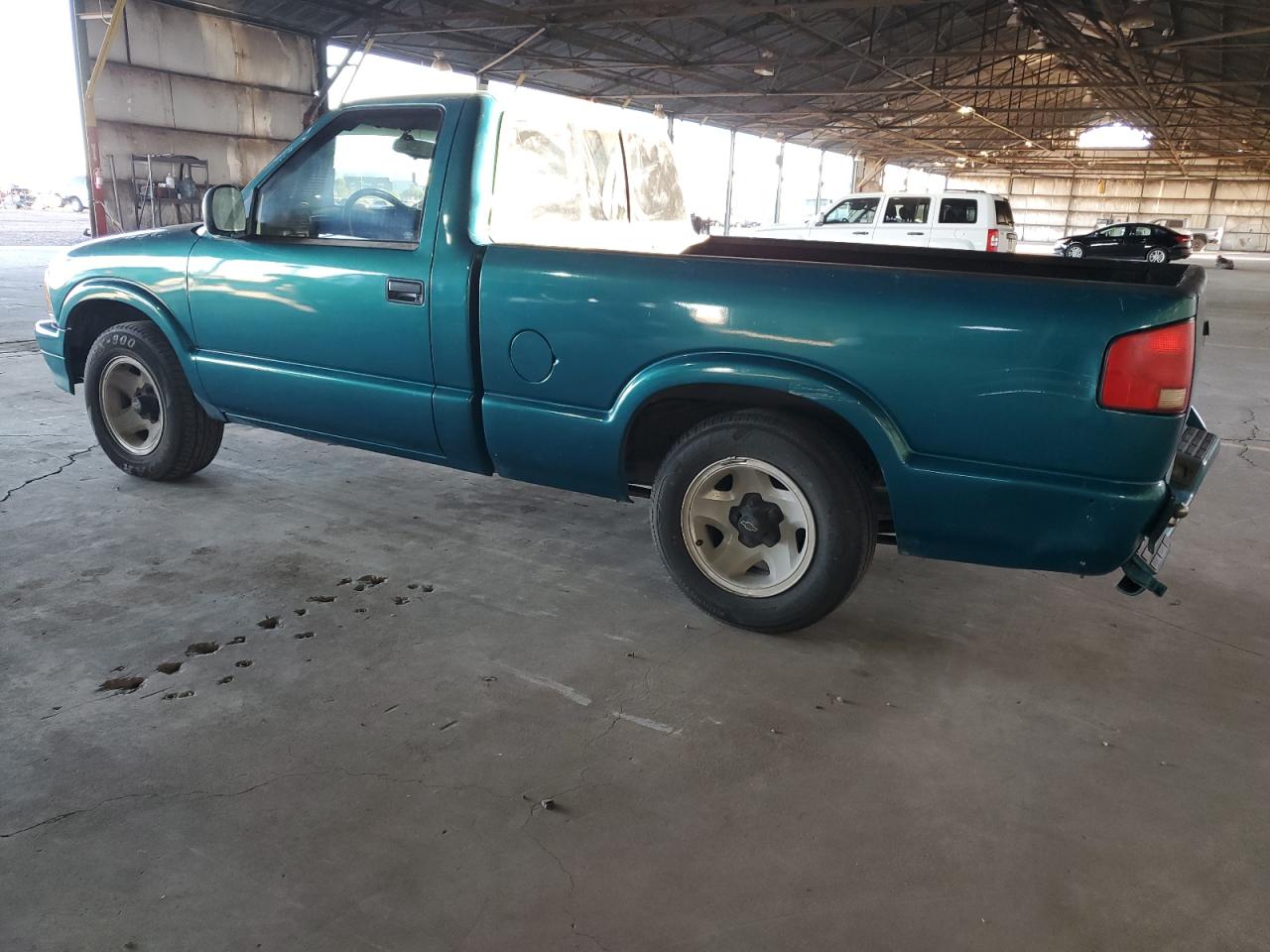 Obraz 2 z 1994 CHEVROLET S TRUCK S10 1994 z VIN 1GCCS1441R8195678