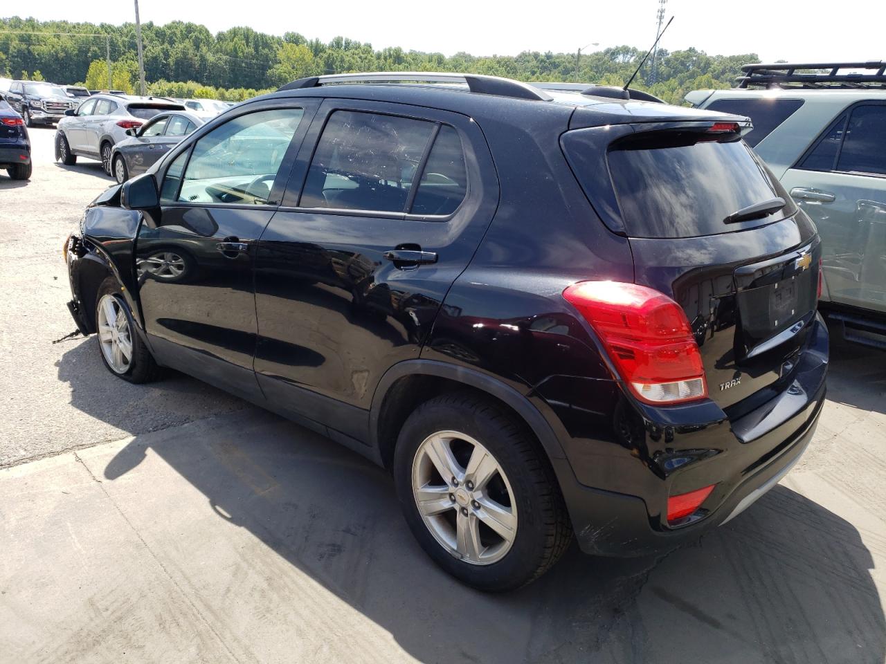 Image 2 of 2021 CHEVROLET TRAX 1LT 2021 with VIN KL7CJLSB3MB329793