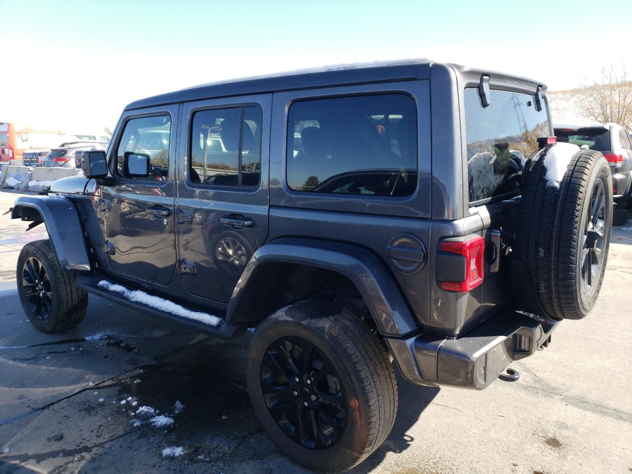 Изображение 2 2020 JEEP WRANGLER UNLIMITED SAHARA 2020 с VIN 1C4HJXEN7LW337361