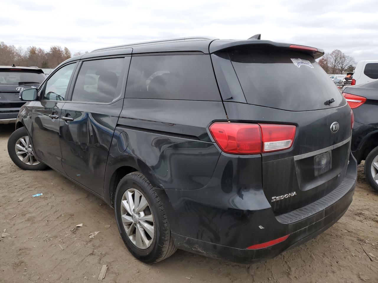 Image 2 of 2015 KIA SEDONA LX 2015 with VIN KNDMB5C11F6046133
