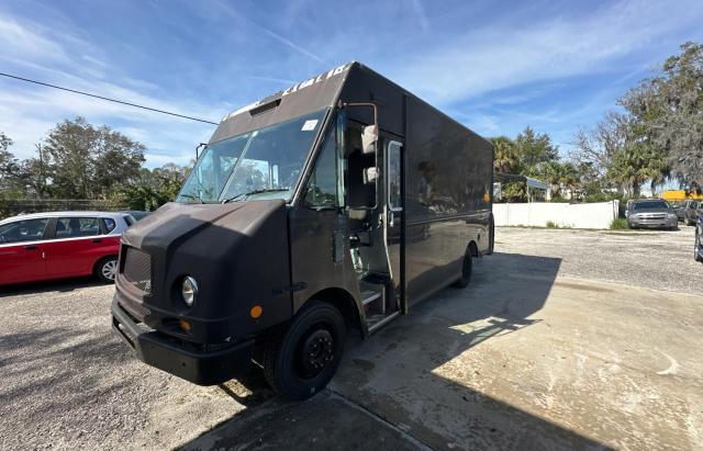 Image 2 of 2010 WORKHORSE CUSTOM CHASSIS COMMERCIAL CHASSIS W42 2010 with VIN 5B4KPD278A3439880