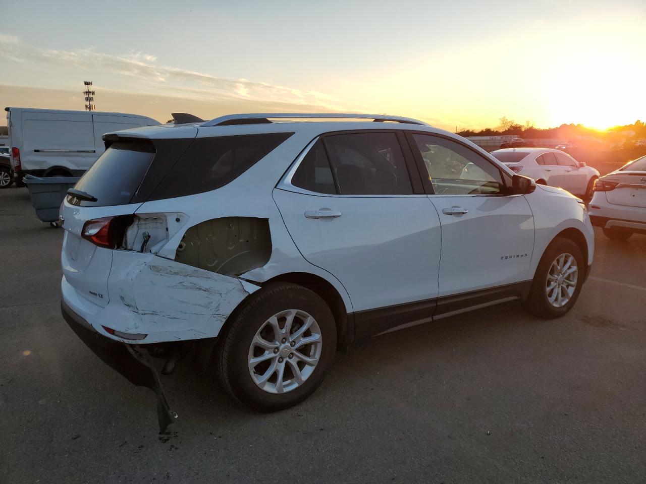 Изображение 3 2019 CHEVROLET EQUINOX LT 2019 с VIN 2GNAXUEV9K6296570