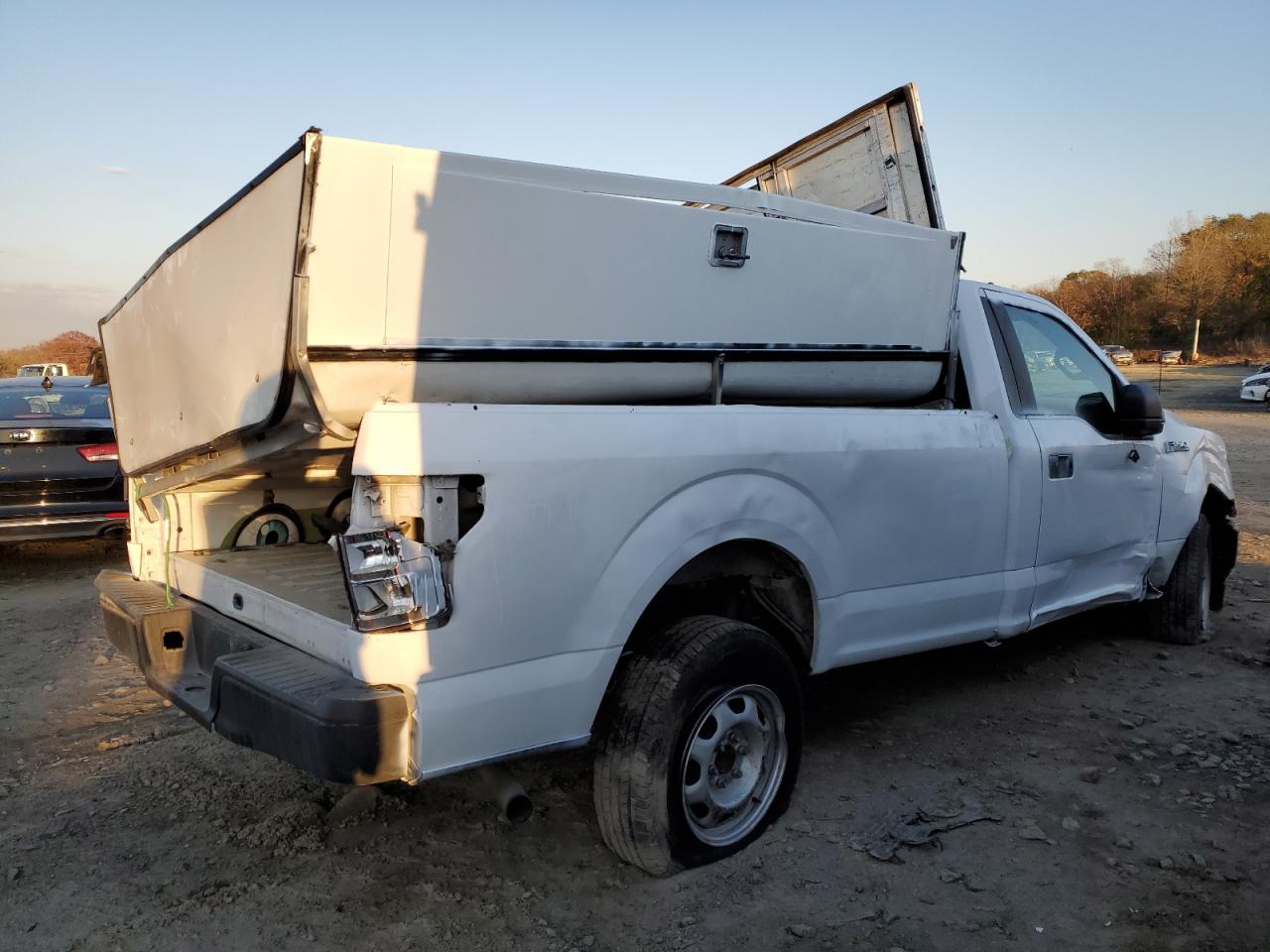 Obraz 3 z 2020 FORD F150  2020 z VIN 1FTMF1CB1LKD22268