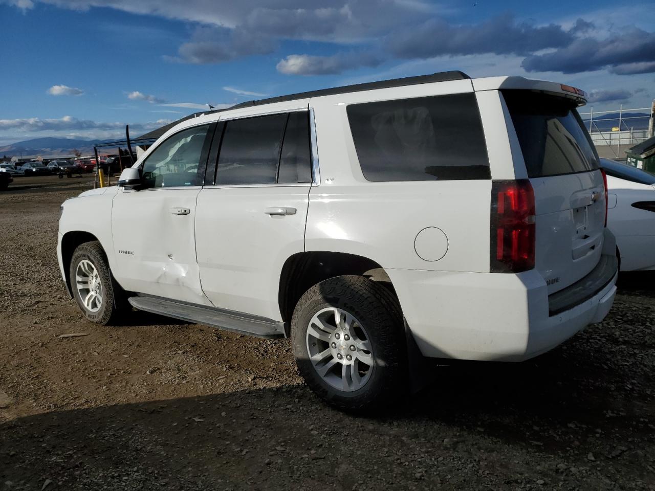 Image 2 of Chevrolet Tahoe K1500 Lt 2019 with VIN 1GNSKBKC0KR309947
