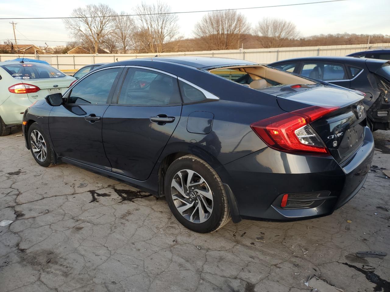 Obraz 2 z 2016 HONDA CIVIC EX 2016 z VIN 19XFC2F73GE061748
