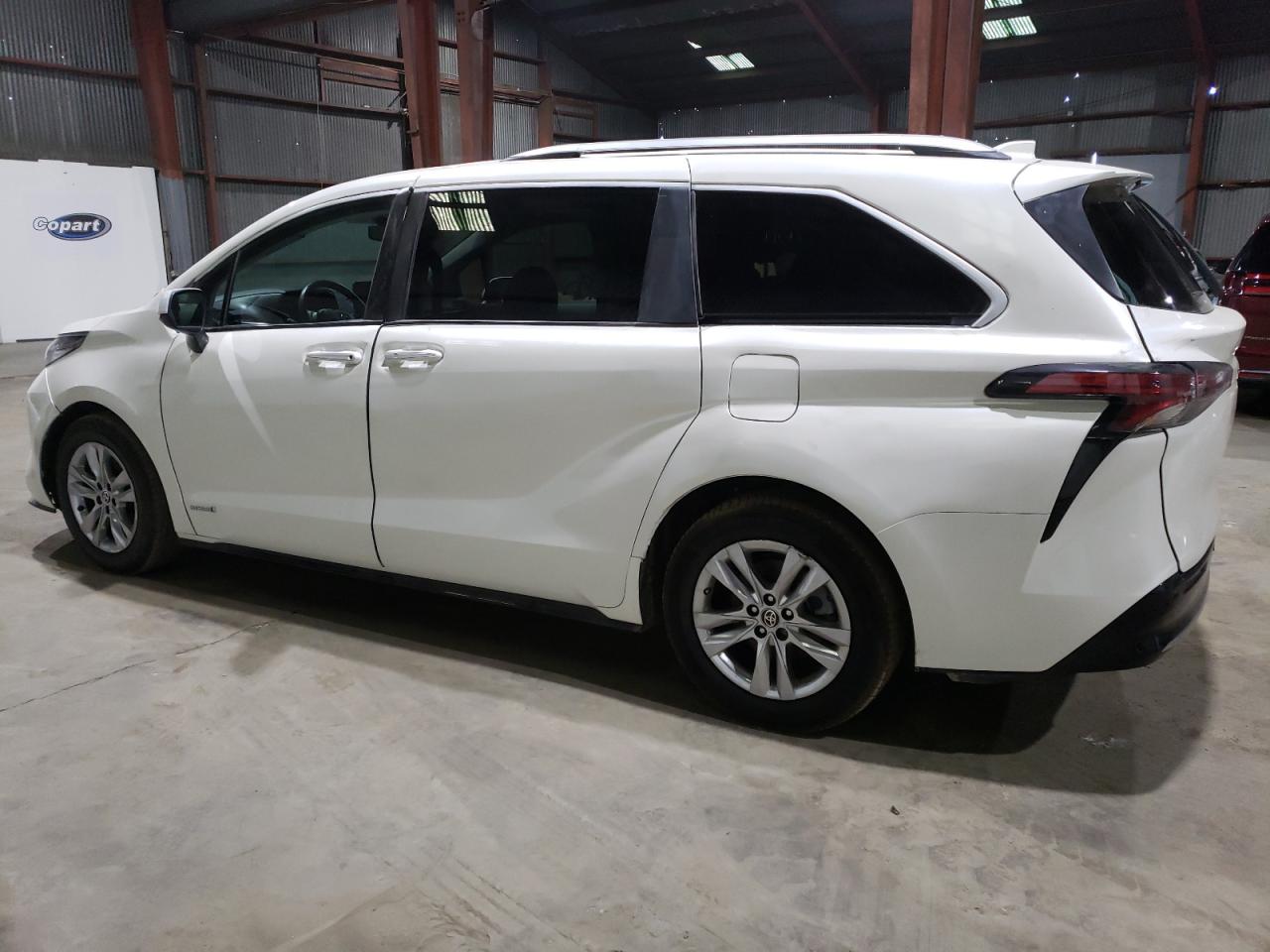 Изображение 2 2021 TOYOTA SIENNA LIMITED 2021 с VIN 5TDZRKEC8MS003095