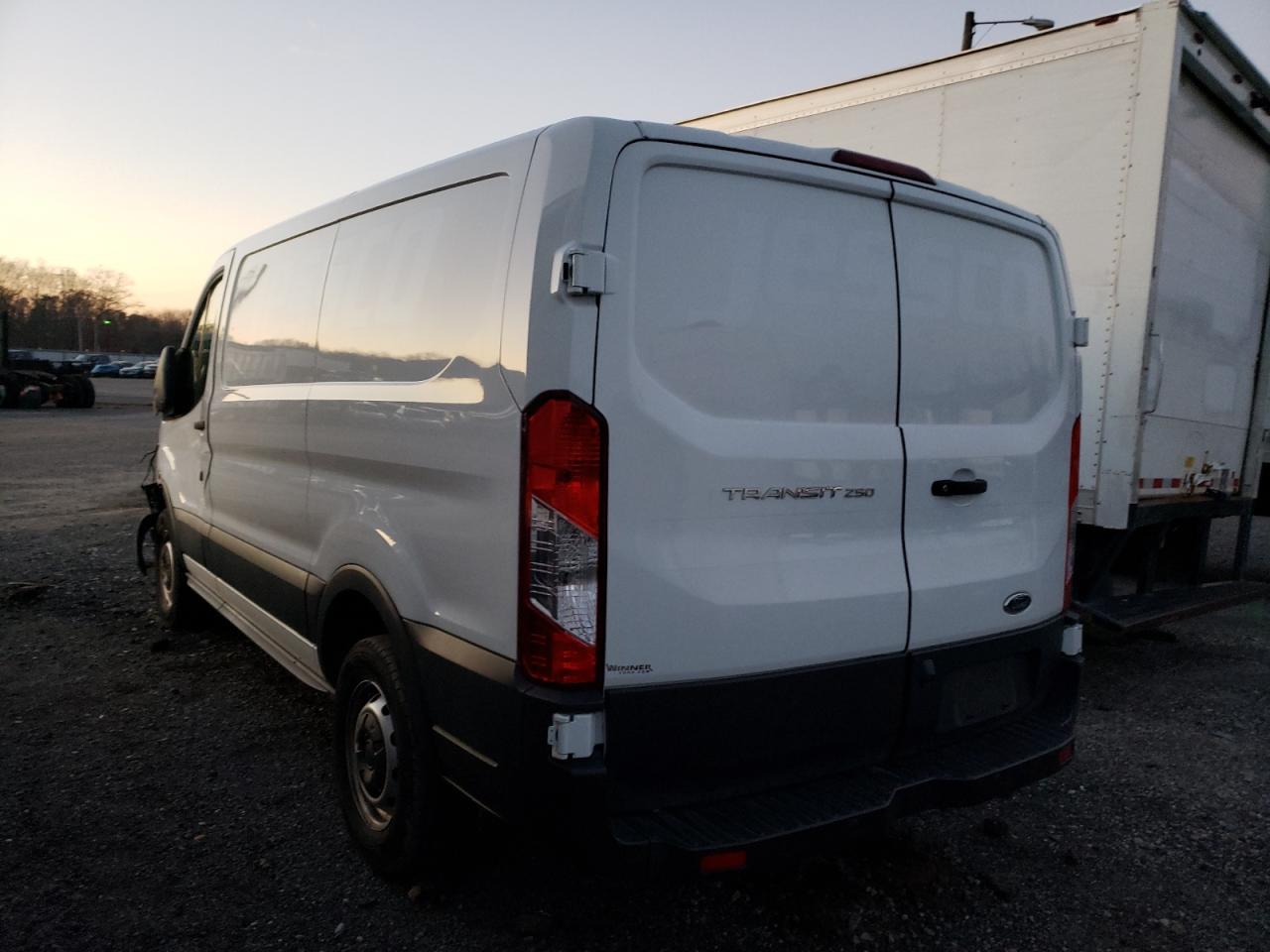 Obraz 2 z 2019 FORD TRANSIT T-250 2019 z VIN 1FTYR1ZMXKKA58404