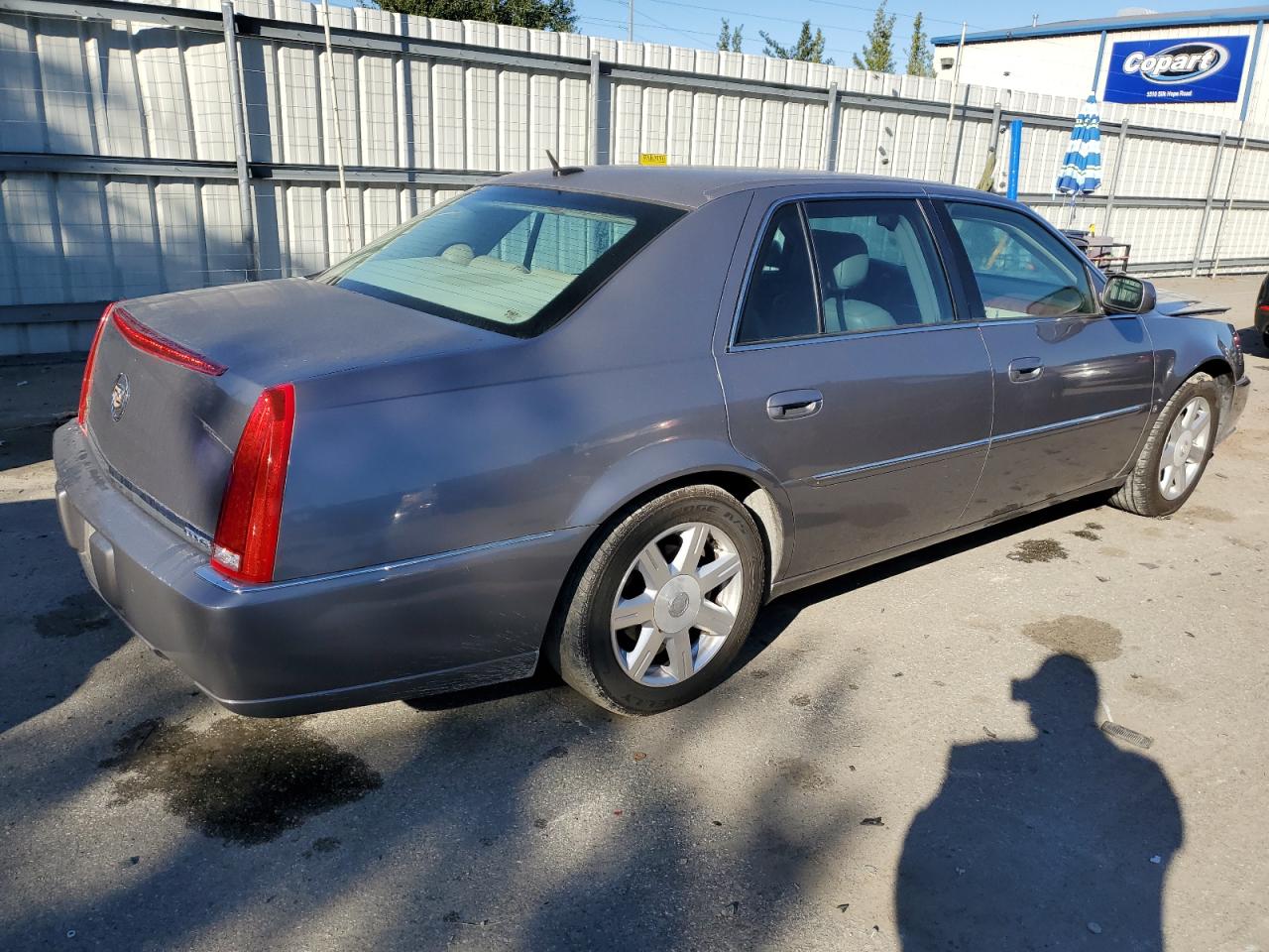 Image 3 of 2007 CADILLAC DTS  2007 with VIN 1G6KD57Y67U206046