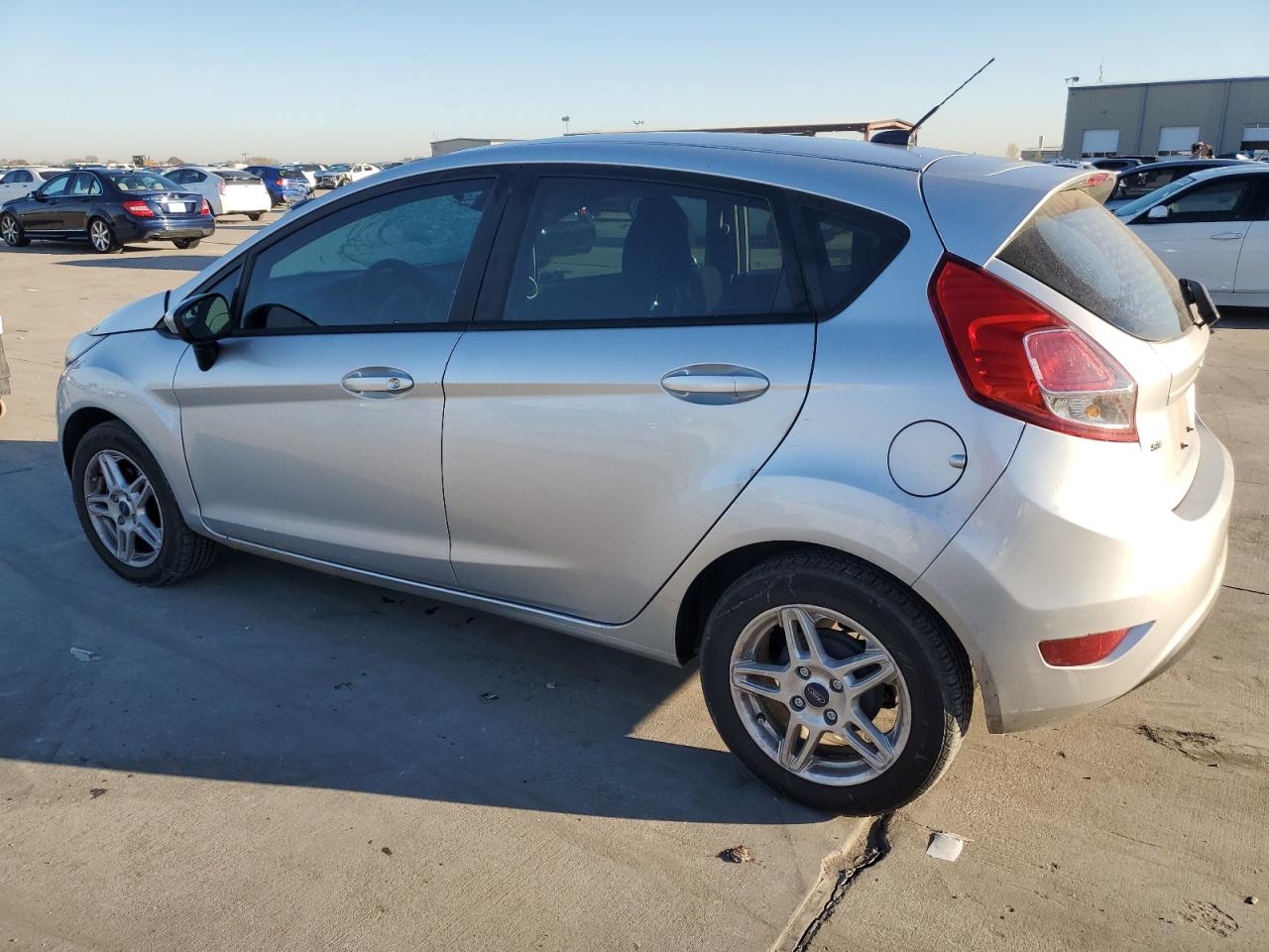 Изображение 2 2017 FORD FIESTA SE 2017 с VIN 3FADP4EJ1HM144564