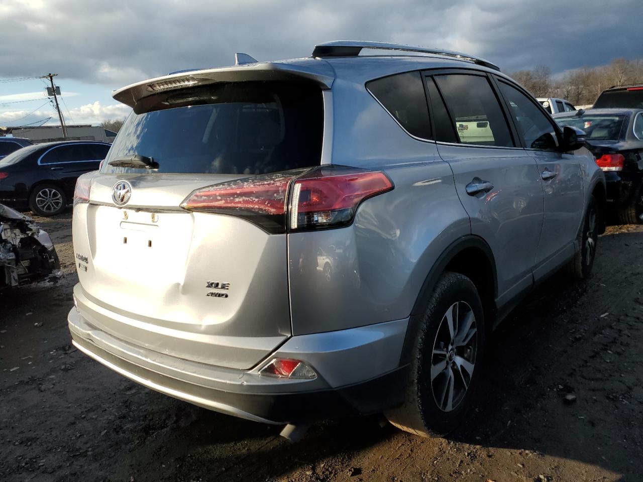 Изображение 3 2016 TOYOTA RAV4 XLE 2016 с VIN 2T3RFREV5GW523633