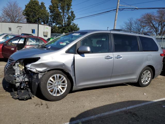 2014 TOYOTA SIENNA XLE 2014 image