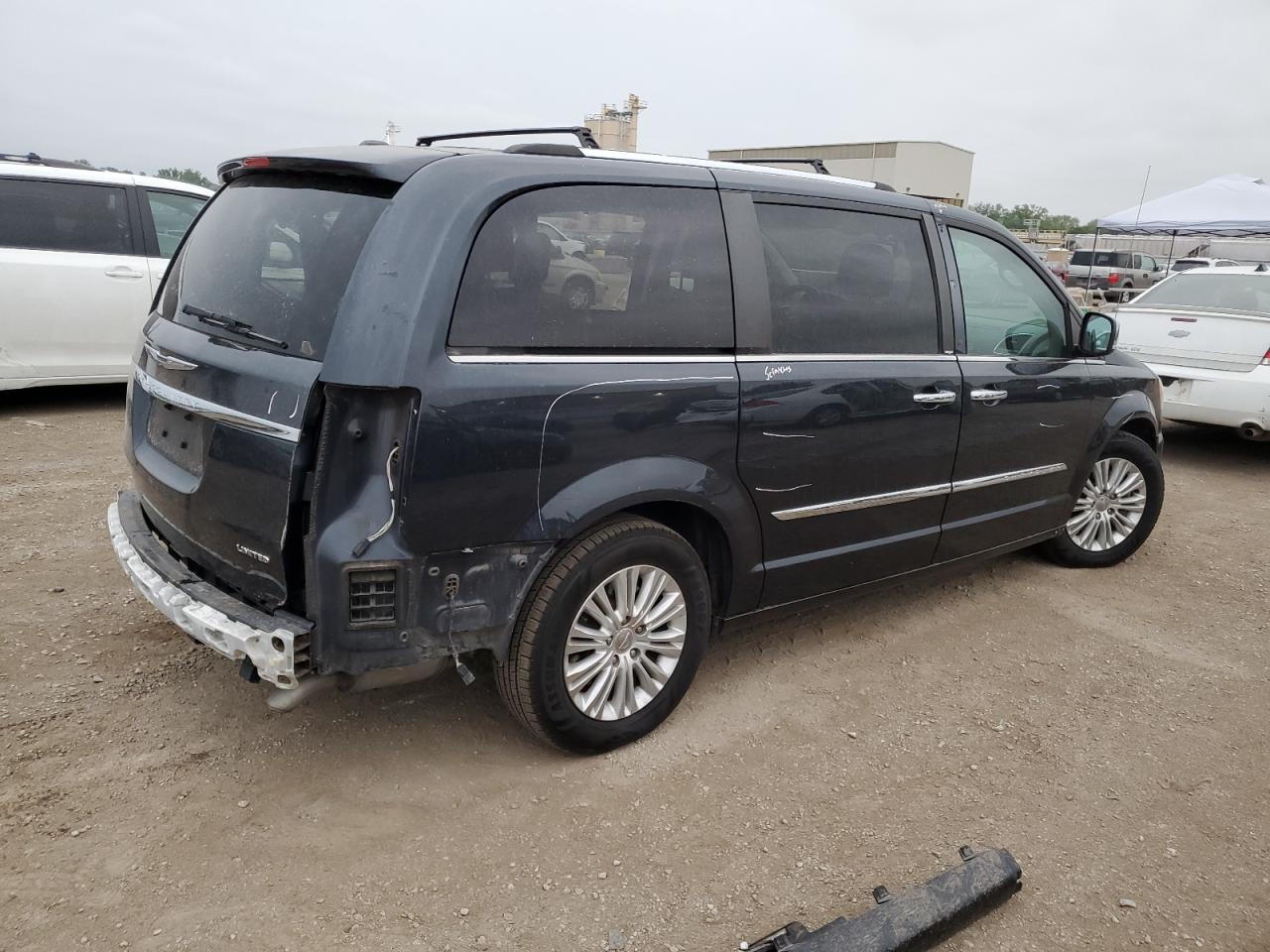 Image 3 of 2014 CHRYSLER TOWN & COUNTRY LIMITED 2014 with VIN 2C4RC1GG7ER111360