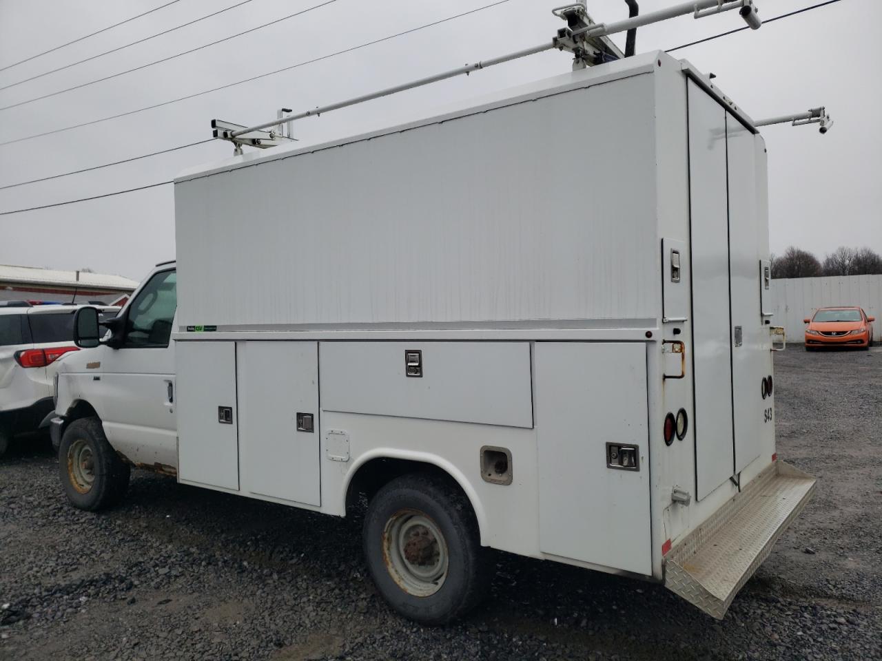 Image 2 of 2013 FORD ECONOLINE E350 SUPER DUTY CUTAWAY VAN 2013 with VIN 1FDWE3FL6DDB05960